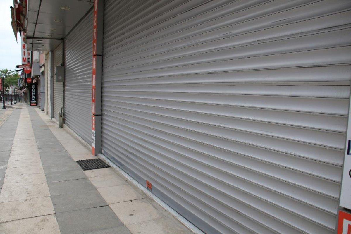 Elazığ'da sokaklar boş kaldı