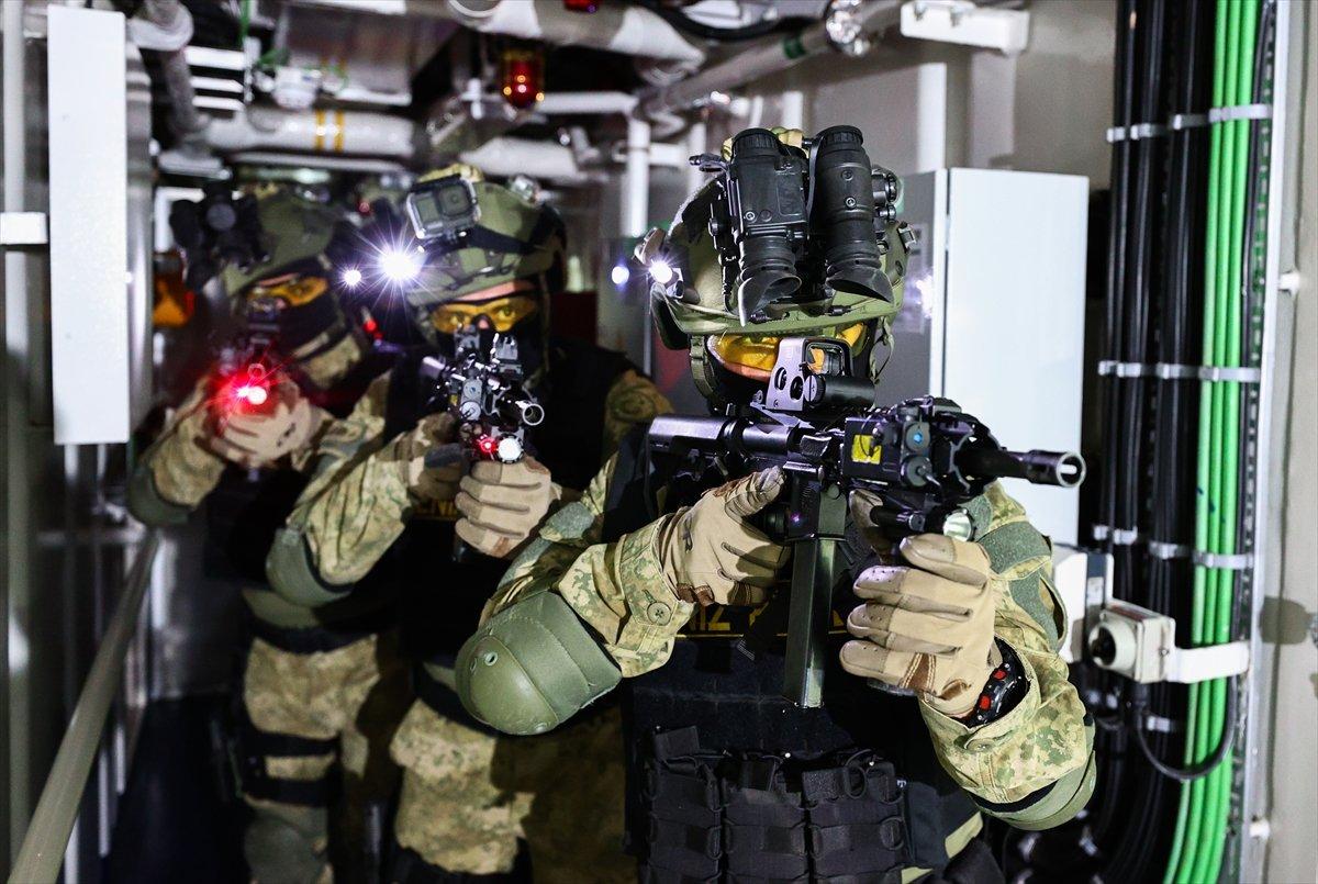 'Timsahlar' Mavi Vatan'daki zorlu görevlere böyle hazırlanıyor