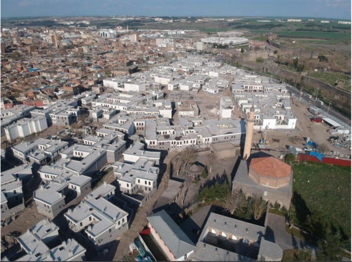 Sur’da yapımı tamamlanan yapılar hak sahiplerine teslim edilecek