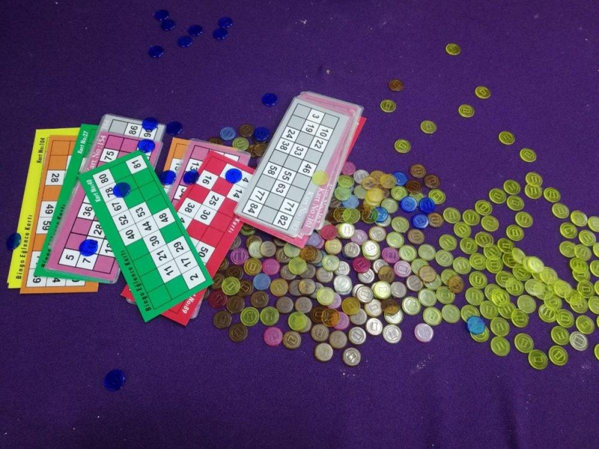 İzmir'de 'Sabri Abi' isimli baskında kumar oynayan 60 kişi yakalandı