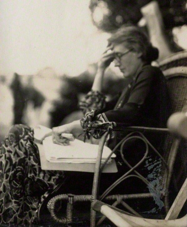 Dünyaca ünlü kadın yazarların kitap okuduğu anları