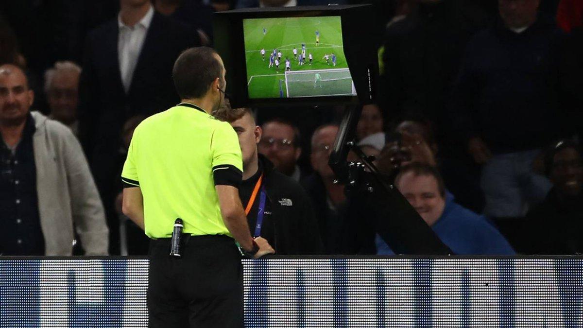 Cüneyt Çakır: VAR hala çok yeni bir uygulama