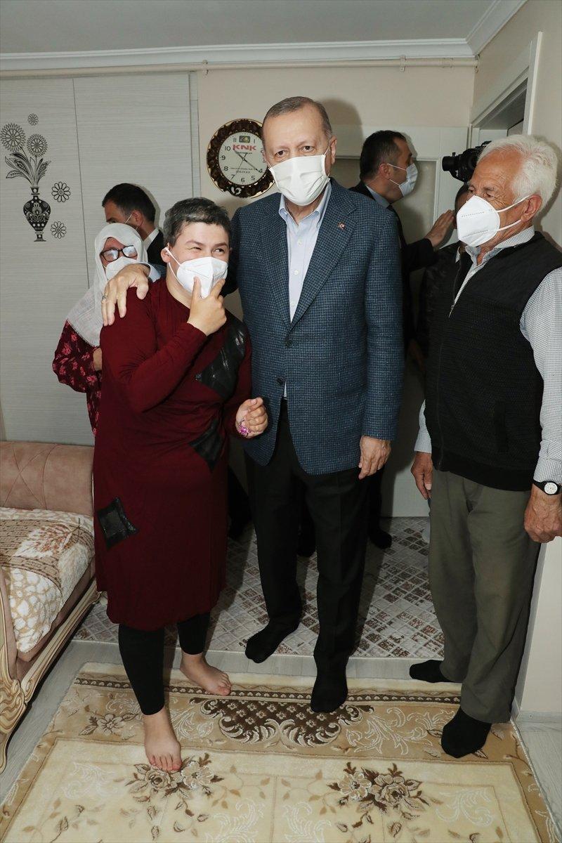 Cumhurbaşkanı Erdoğan, Tuzla'da işçilerle iftar yaptı