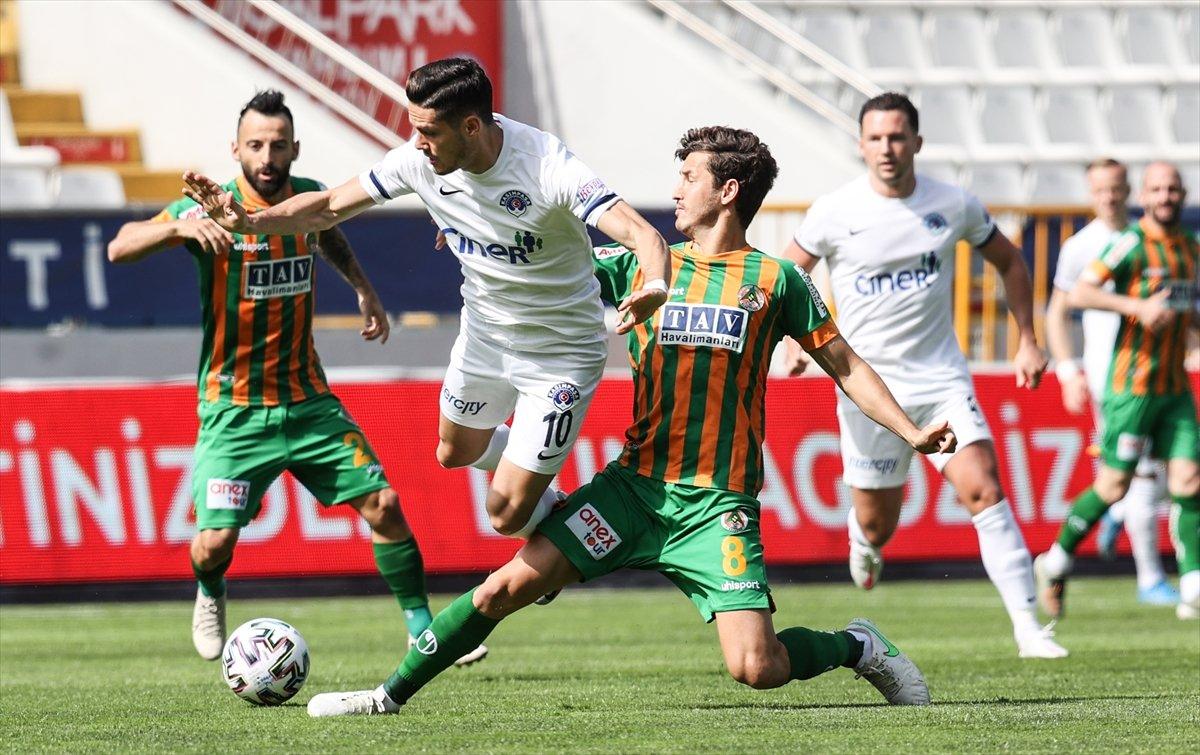 Salih Uçan sakatlandı