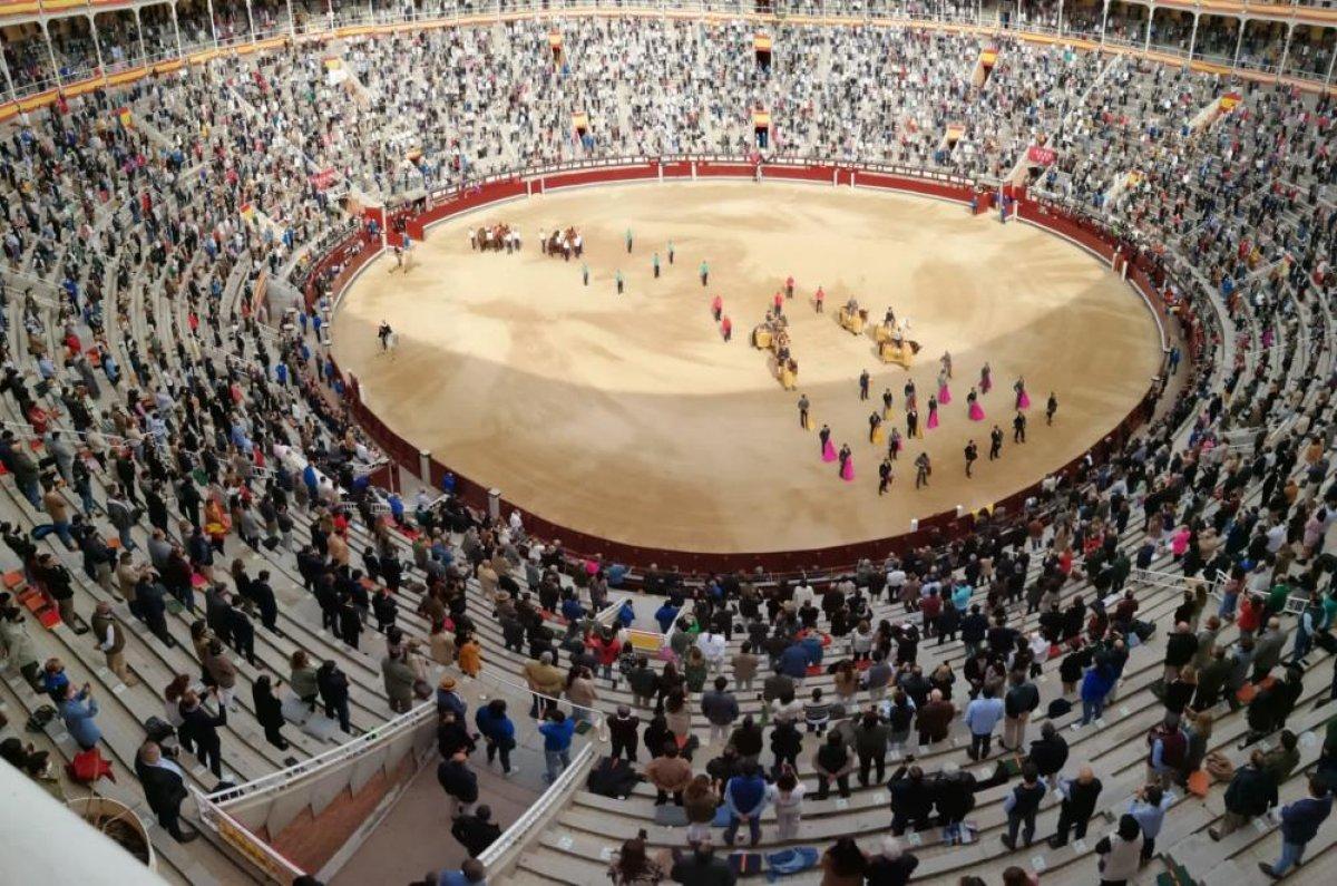 İspanya’da salgının başından bu yana ilk boğa güreşi yapıldı