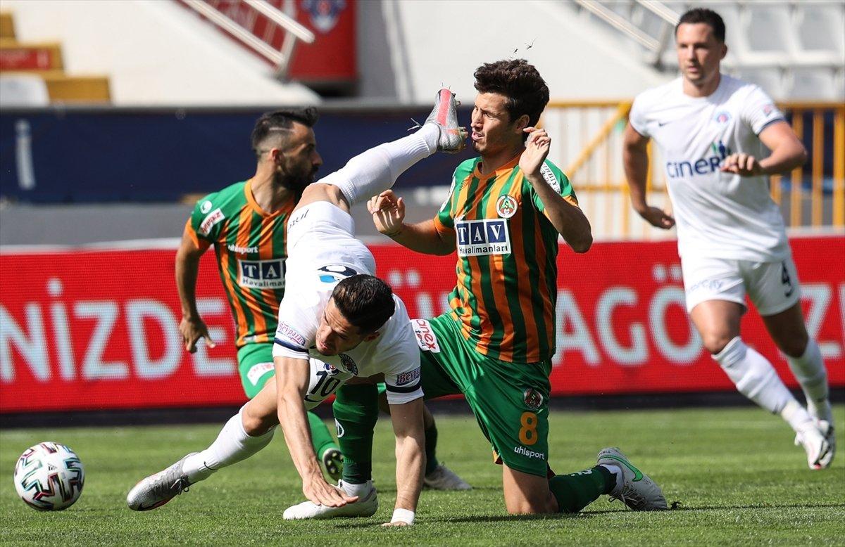 Salih Uçan sakatlandı