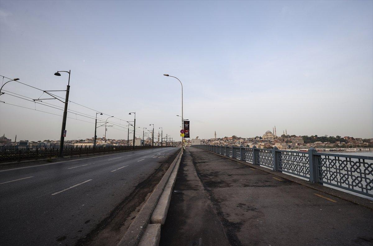 İstanbul'da haftanın ilk gününde yollar boş kaldı