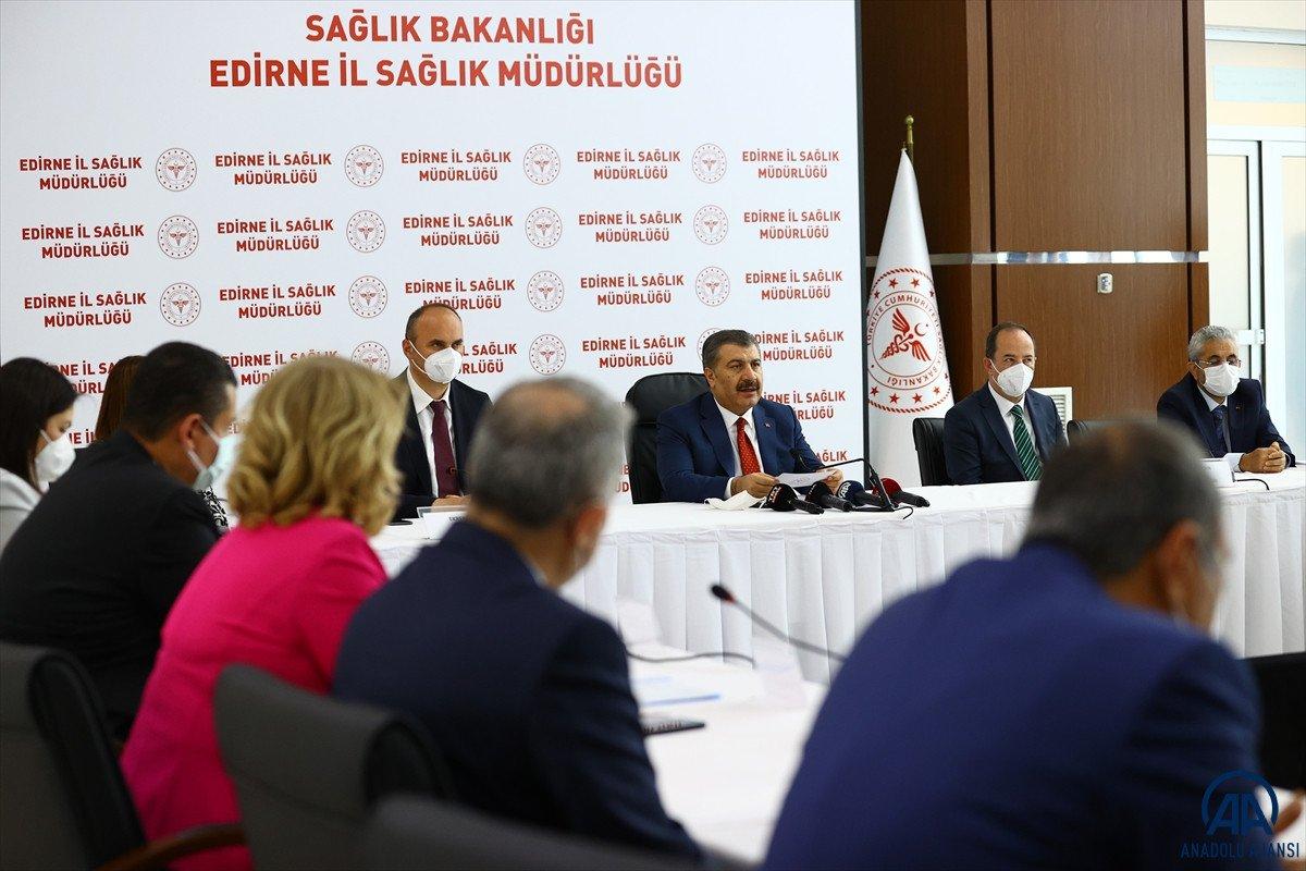 Bakan Koca, 18 yaş üstünün ne zaman aşı olacağını açıkladı