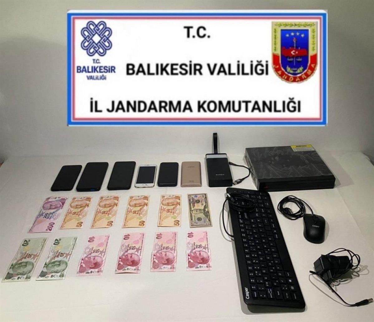 Balıkesir'de zorla fuhuş yaptırılan iki kadın kurtarıldı