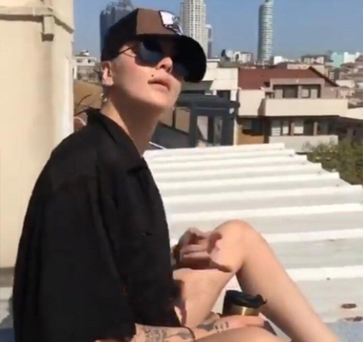 Senem Kuyucuoğlu çatıya çıktı