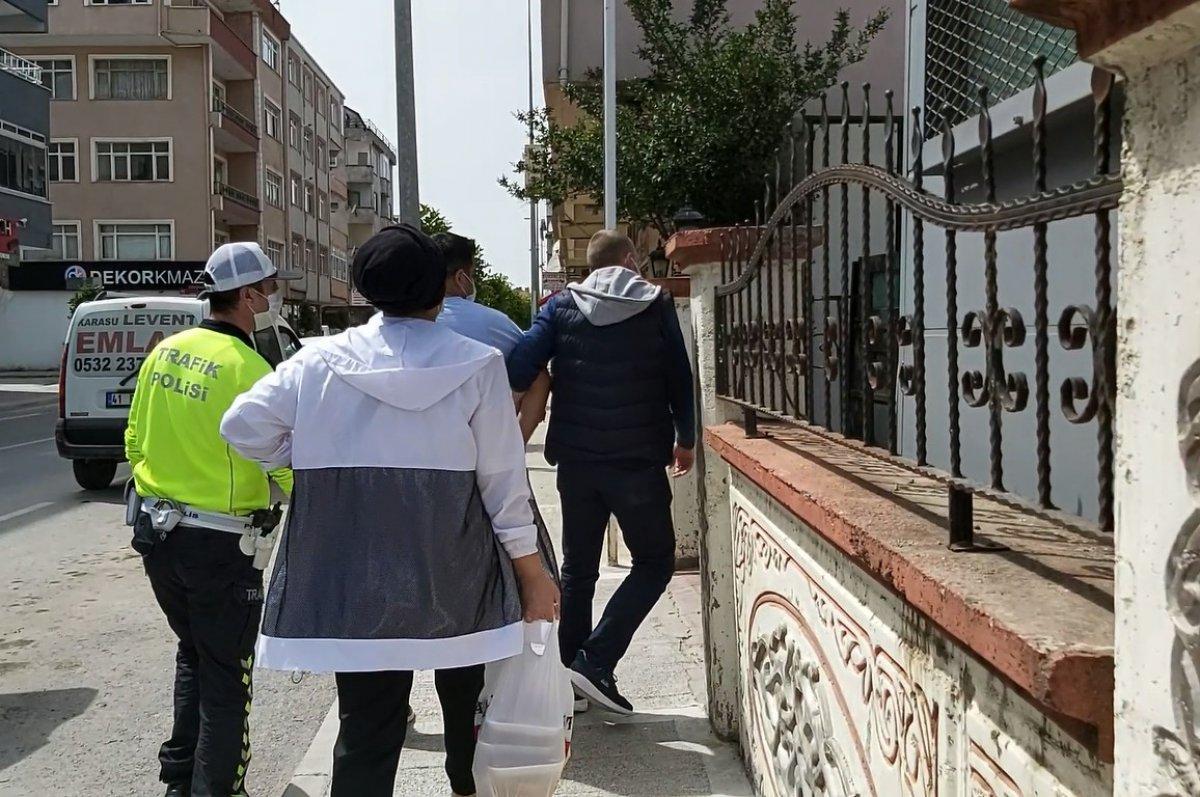 Sakarya'da ceza yiyen karı-koca polise bağırarak, bela okudu