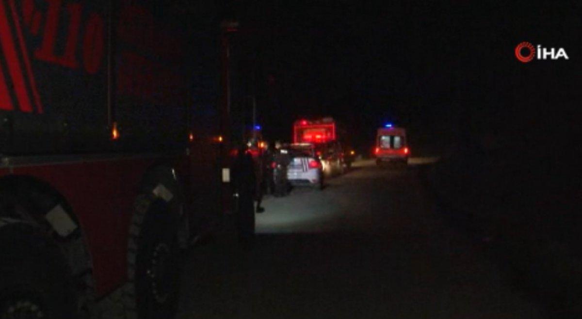 Başakşehir’de yolu göremeyen sürücü göle uçtu