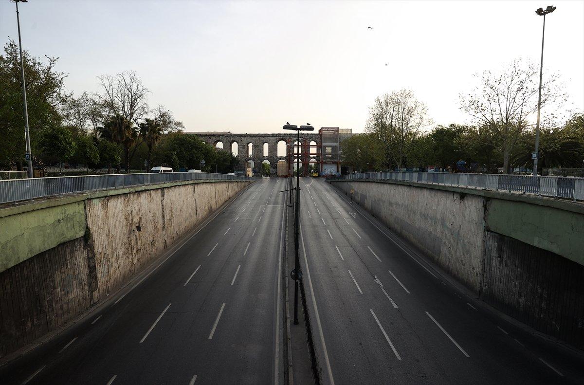 İstanbul'da haftanın ilk gününde yollar boş kaldı