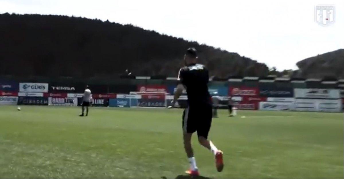 Beşiktaş paylaştı: İlk derse geç kalan öğrenci Ghezzal