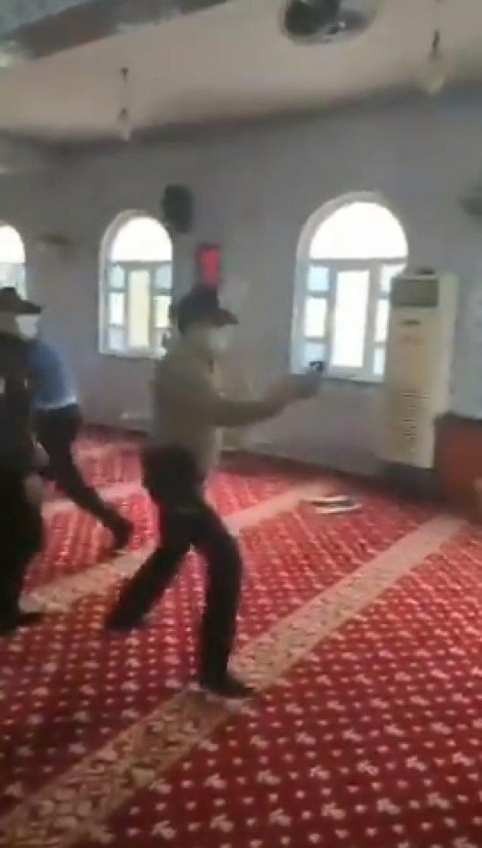 Kemal Kılıçdaroğlu, camide biber gazlı müdahaleyi eleştirdi