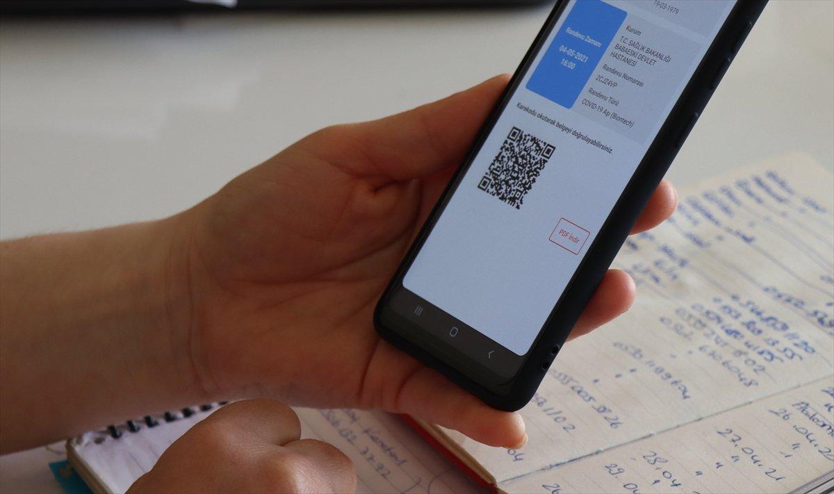 Edirne’de muhtarlar aşı randevularını aldı