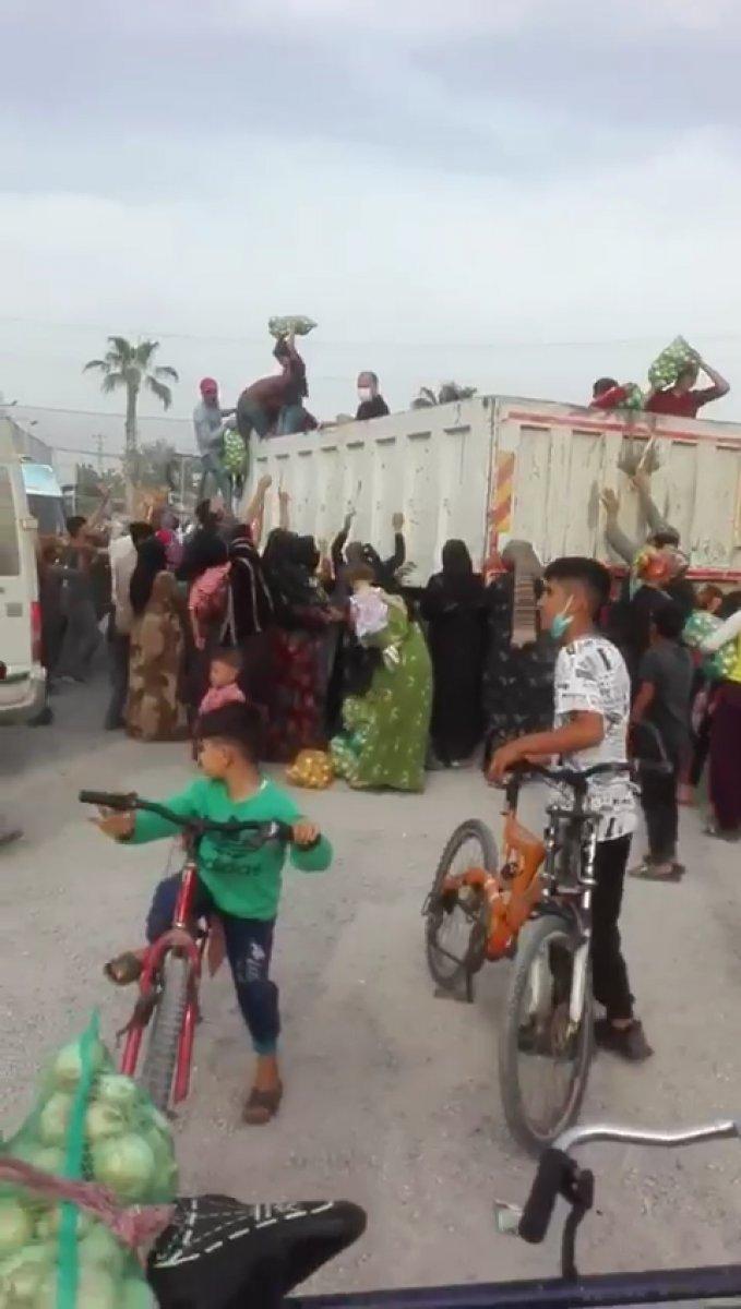 CHP'li Tarsus Belediyesi'nin patates-soğan dağıtımındaki rezaleti