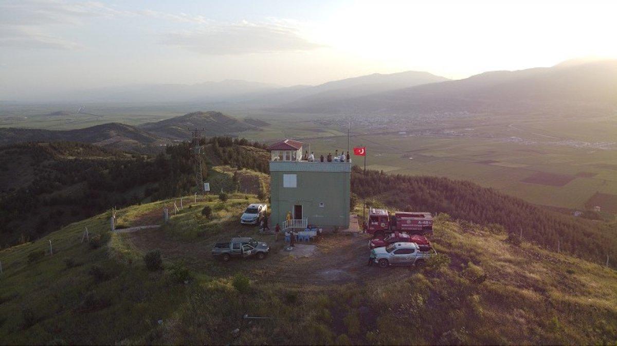Gaziantep'te 1150 rakımda gözetmenlik yapıyor