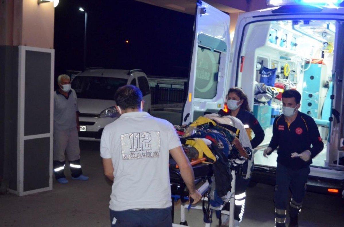 Osmaniye'de tarım işçilerini taşıyan minibüs kaza yaptı