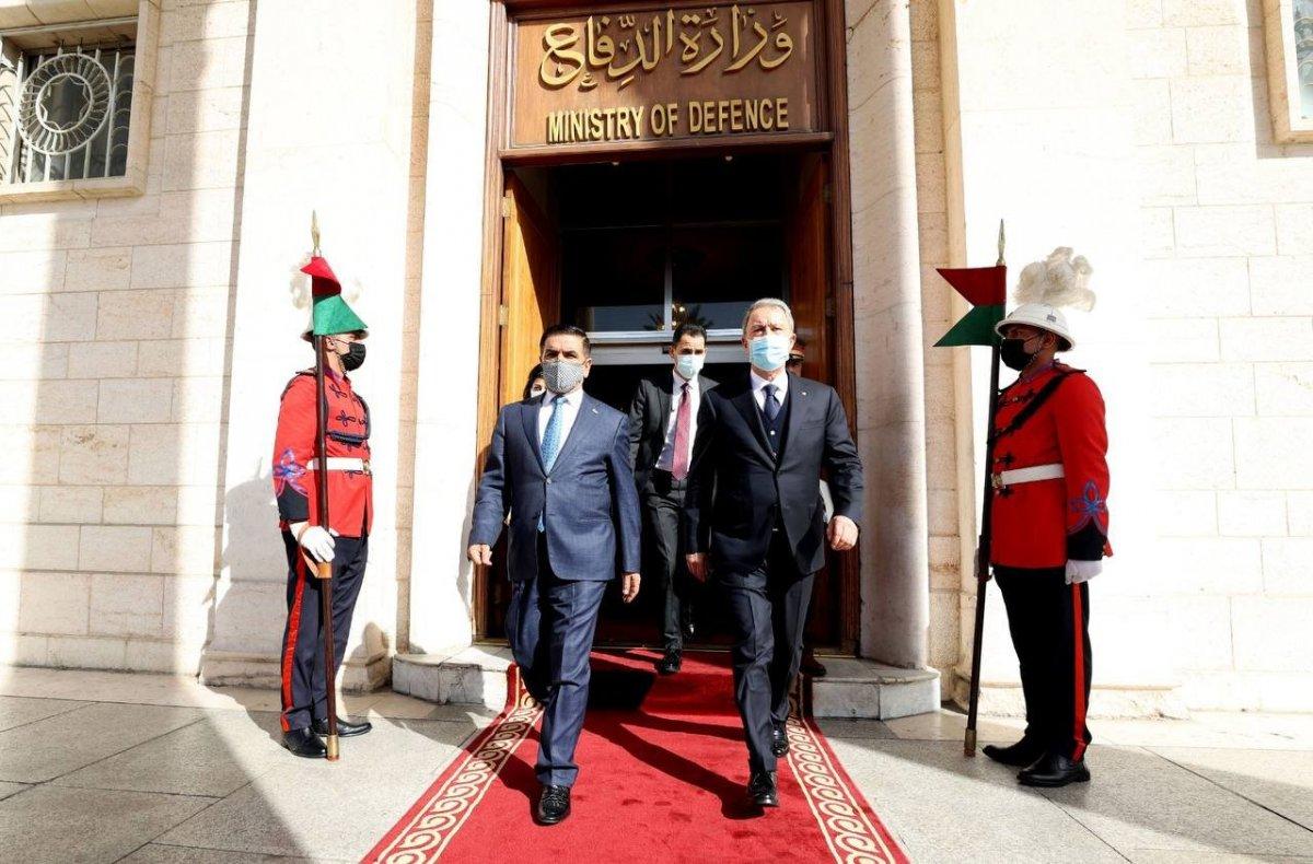 Hulusi Akar, Irak Savunma Bakanı Cuma Anad ile görüştü