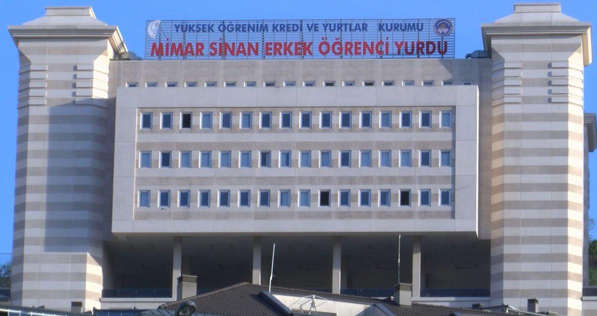 Maltepe'de karantina yurdundan kaçmak isterken öldü