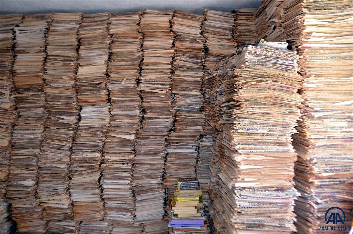 Muş'ta yaşayan Nazım Uzunboylu 53 yıldır okuduğu gazete ve dergileri biriktiriyor