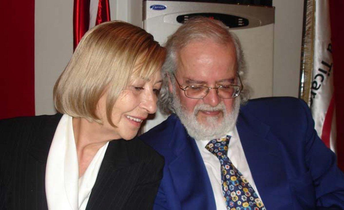 Emine Işınsu kimdir? Yazar Emine Işınsu'nun biyografisi ve eserleri