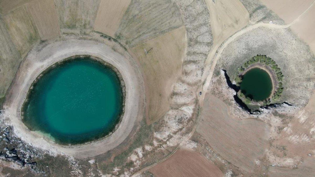 Sivas'ta bulunan göller renkleriyle görenleri büyülüyor