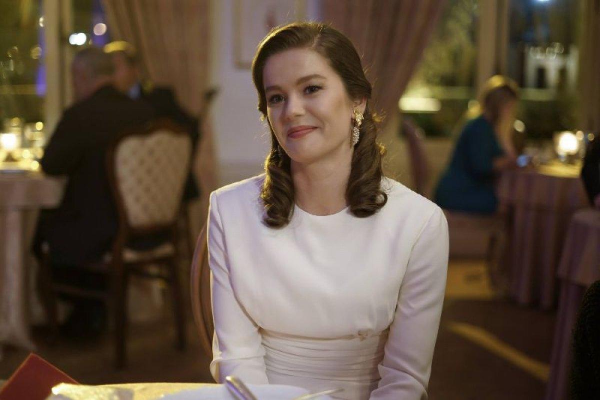 Camdaki Kız dizisi gündemden düşmüyor: Nalan, Prenses Diana mı?