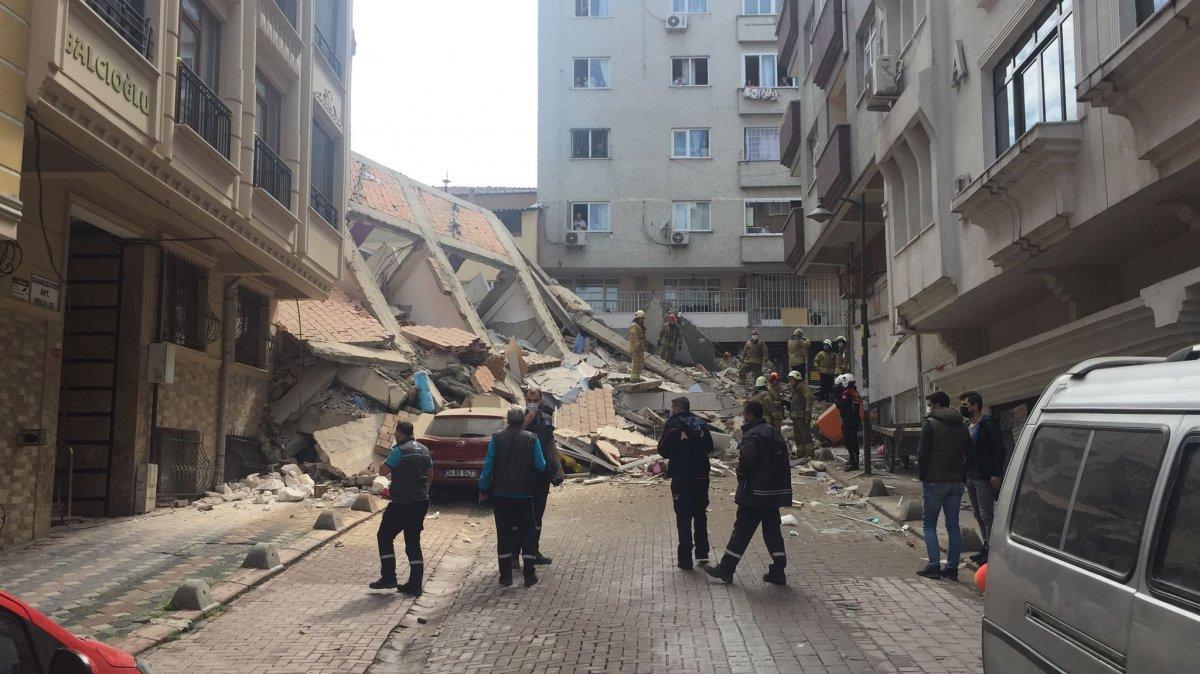 Zeytinburnu'nda bina çöktü