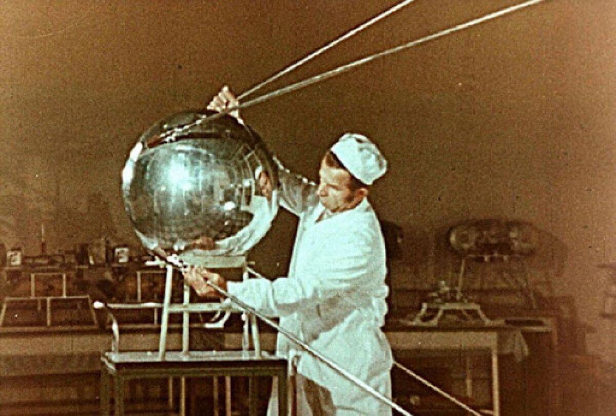 Vakanüvis yazdı: Uydudan aşıya Rus'un aklında hep Sputnik var