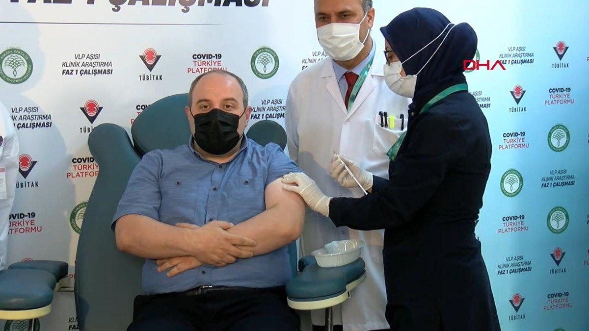 Mustafa Varank, yerli aşının ikinci dozunu oldu