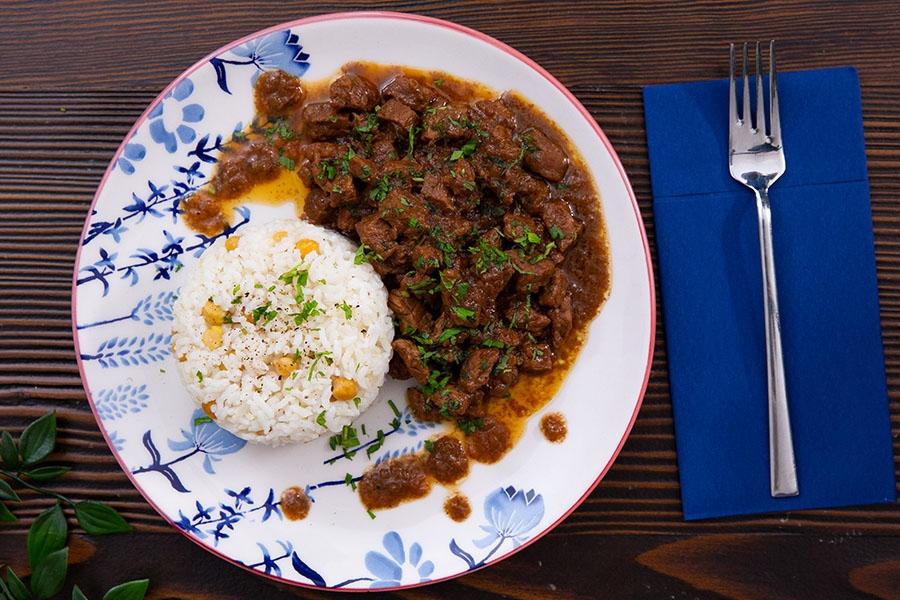 Lezzetli sosuyla: Pekmezli et yahnisi