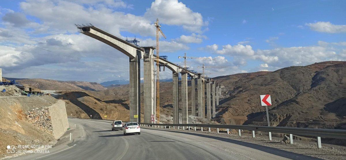 Türkiye'nin en yüksek ayaklı Eğiste Viyadüğü'nde çalışmalar sürüyor
