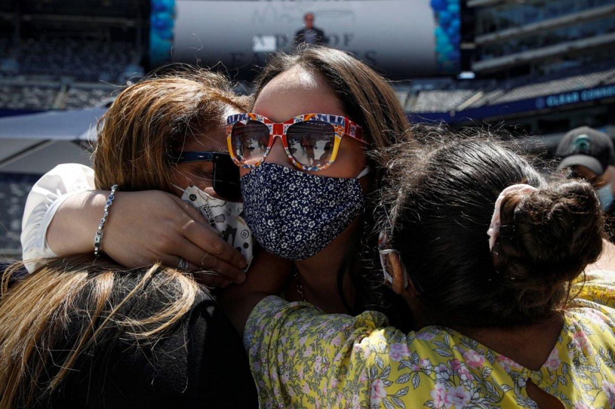 Koronavirüsün ayırdığı aileler kavuştu