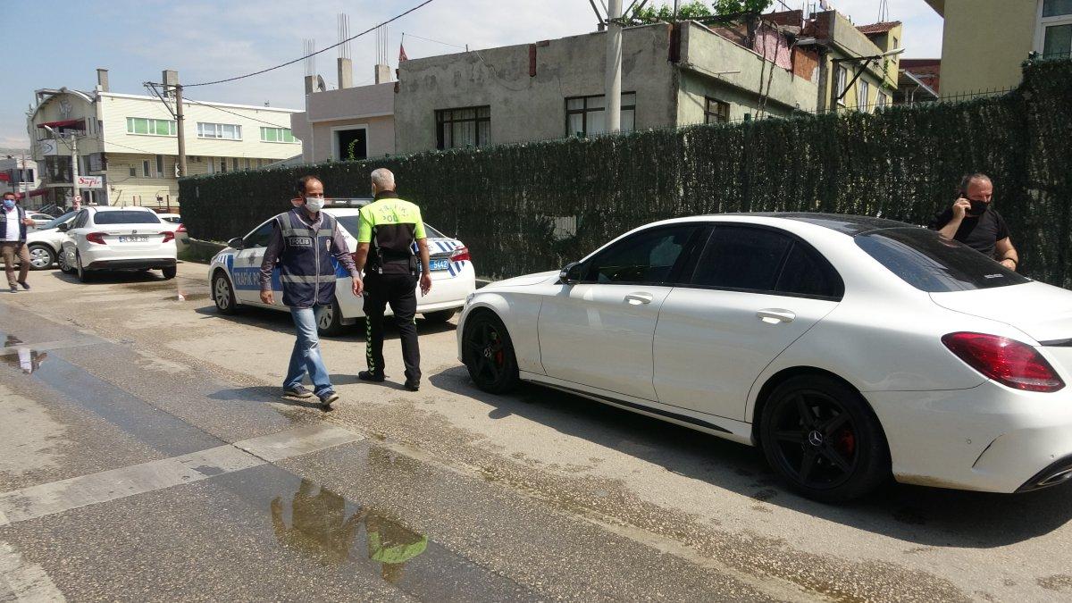 Bursa’da polisten kaçtı, silahla yakalandı