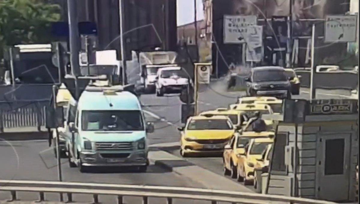 Zincirlikuyu'da 11 araç kazaya karıştı: O anlar kamerada