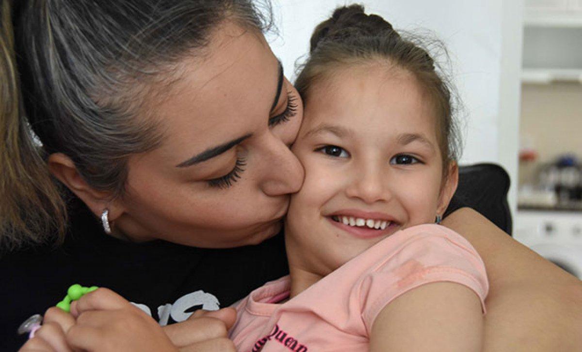 Eskişehir'de, kızının konuştuğunu görmek için mücadele ediyor