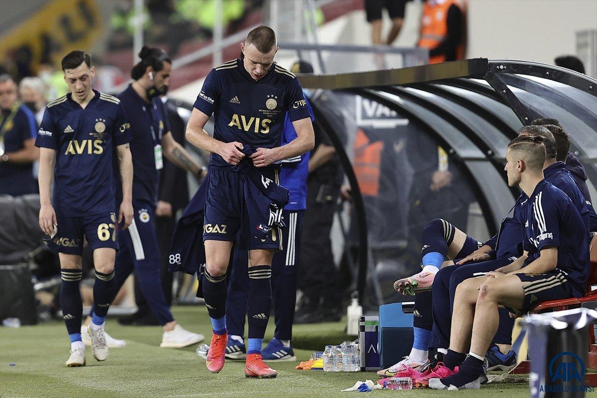 Fenerbahçe, Ankaragücü'nü son dakika golüyle yendi