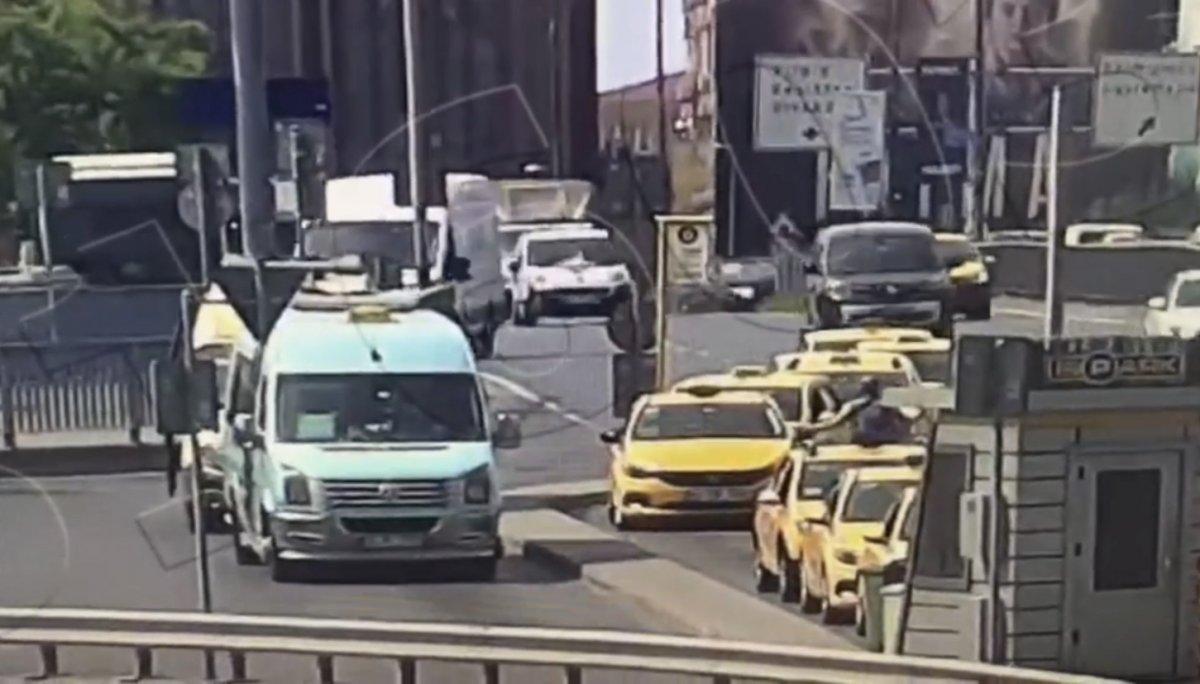 Zincirlikuyu'da 11 araç kazaya karıştı: O anlar kamerada