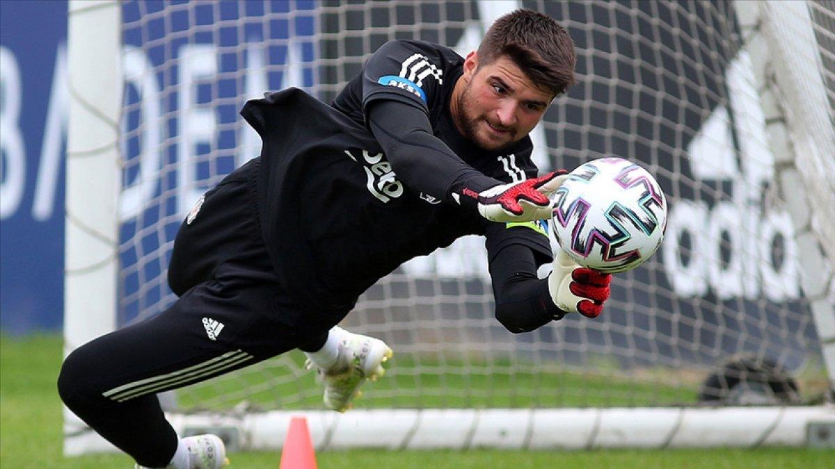 Derbide gözler Muslera ve Ersin'de