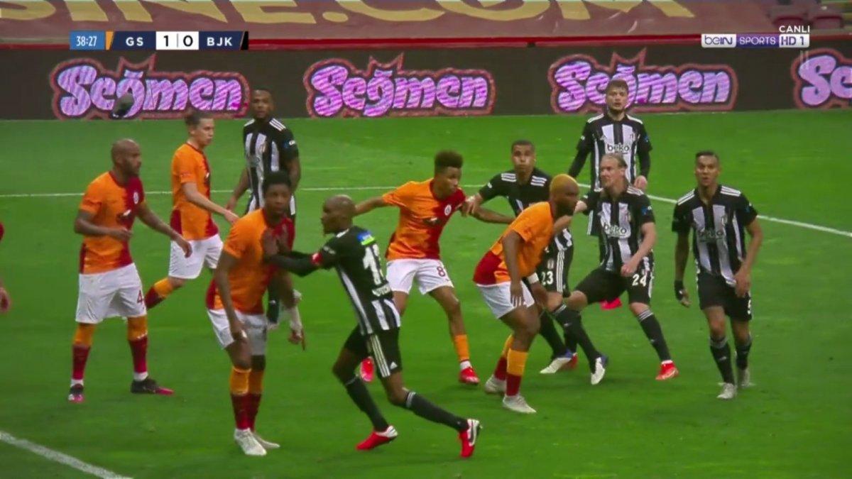 Derbide tartışılan penaltı kararları