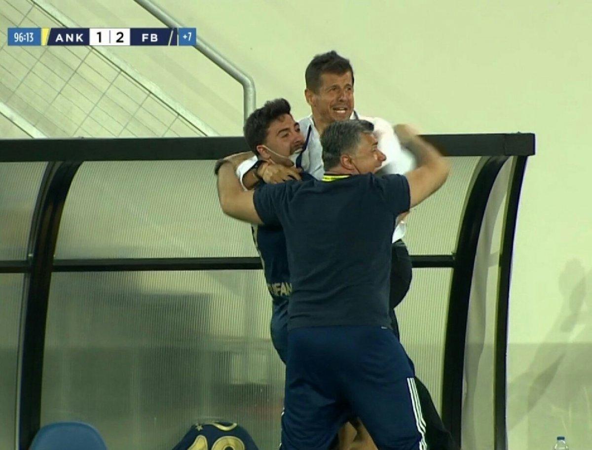 Maç sonu Caner Erkin'in gözyaşları