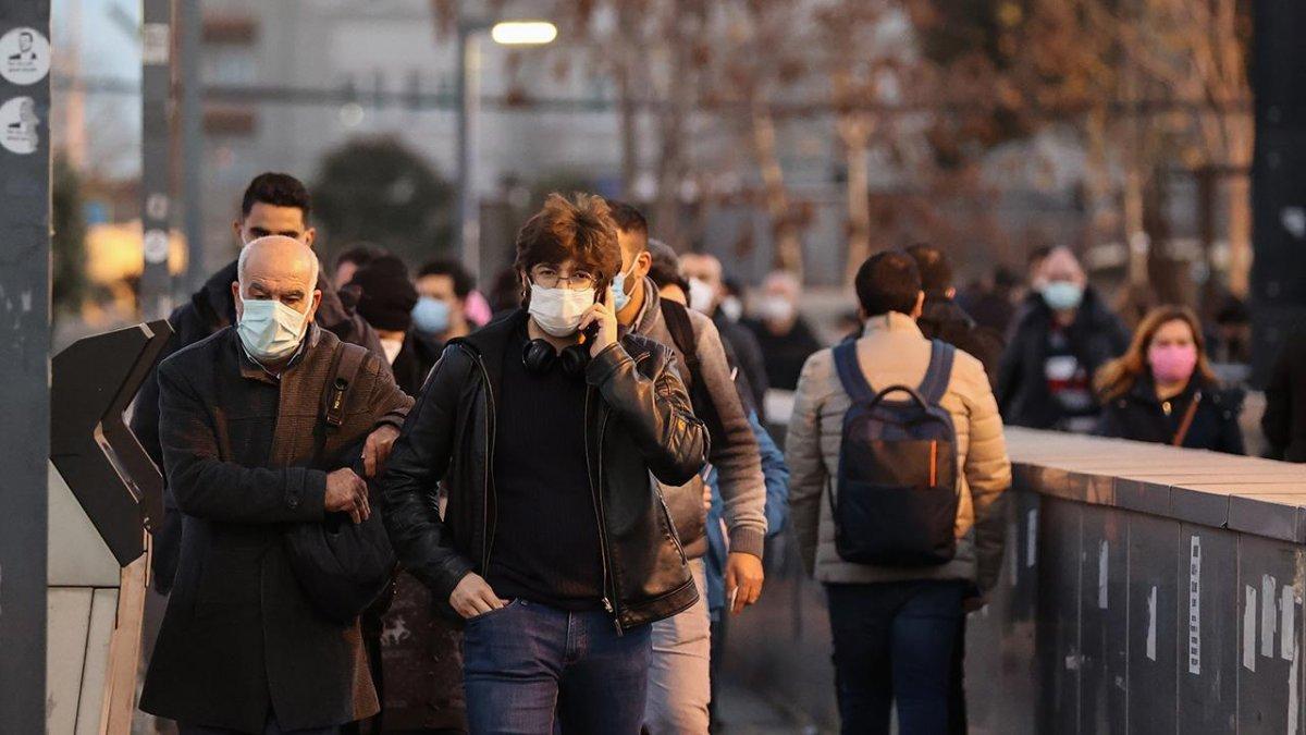 17 Mayıs sonrası normalleşme nasıl olacak? Tam kapanma sonrası için 3 aşamalı plan..