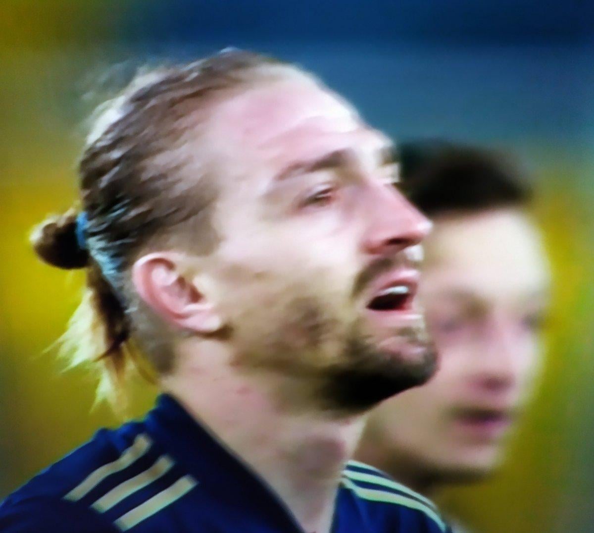 Maç sonu Caner Erkin'in gözyaşları