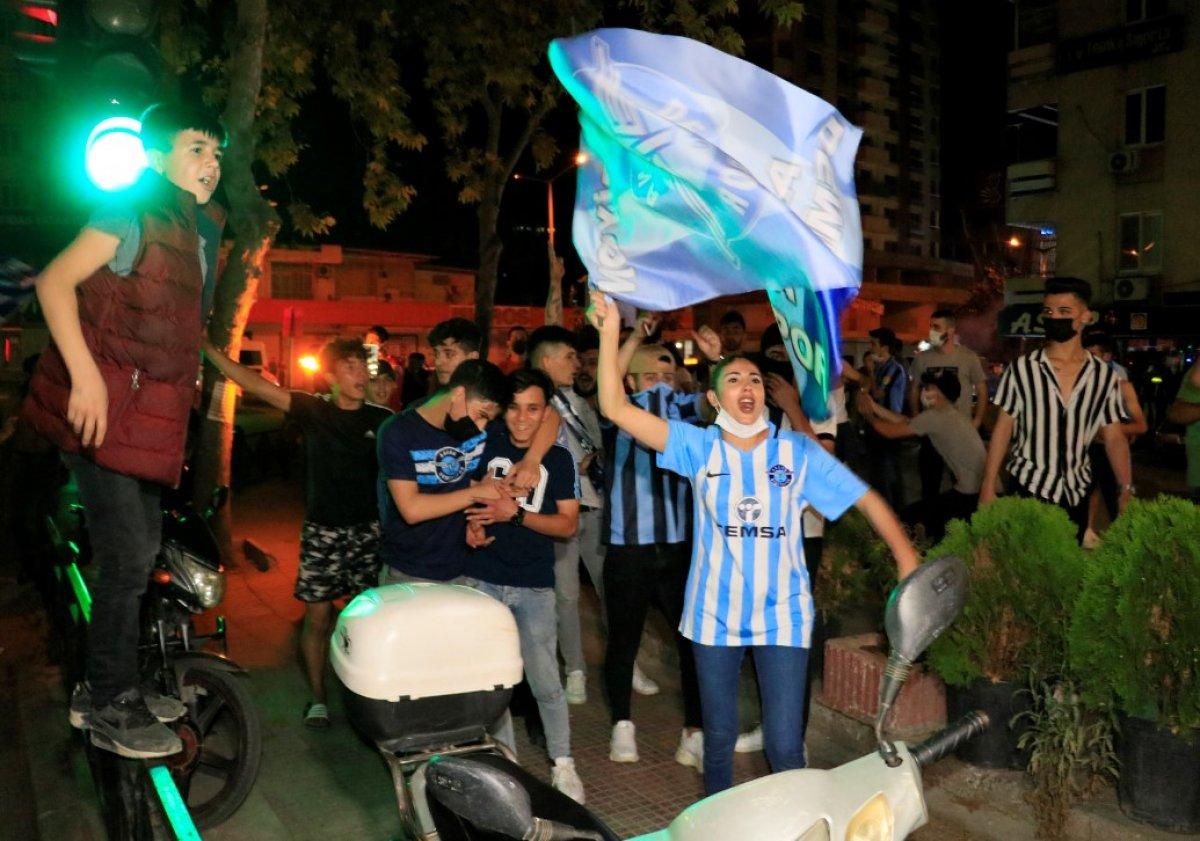 Adana Demirspor'un 26 yıl sonra gelen şampiyonluğu kentte coşkuyla kutlandı