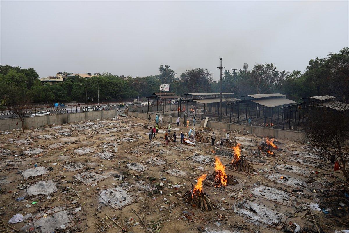 Hindistan'da ibadet alanları hastaneye dönüştürülüyor