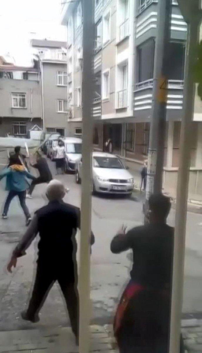 Bağcılar'da taşlı sopalı kavga