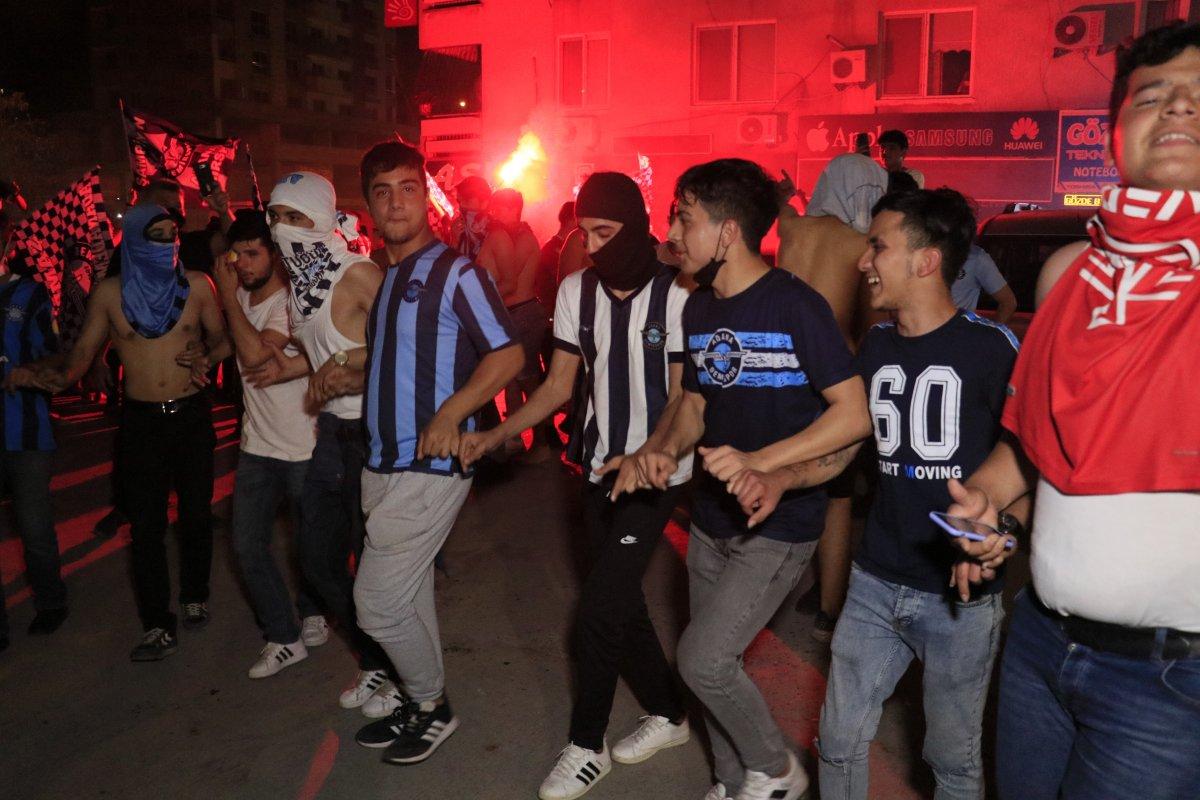 Adana Demirspor'un 26 yıl sonra gelen şampiyonluğu kentte coşkuyla kutlandı