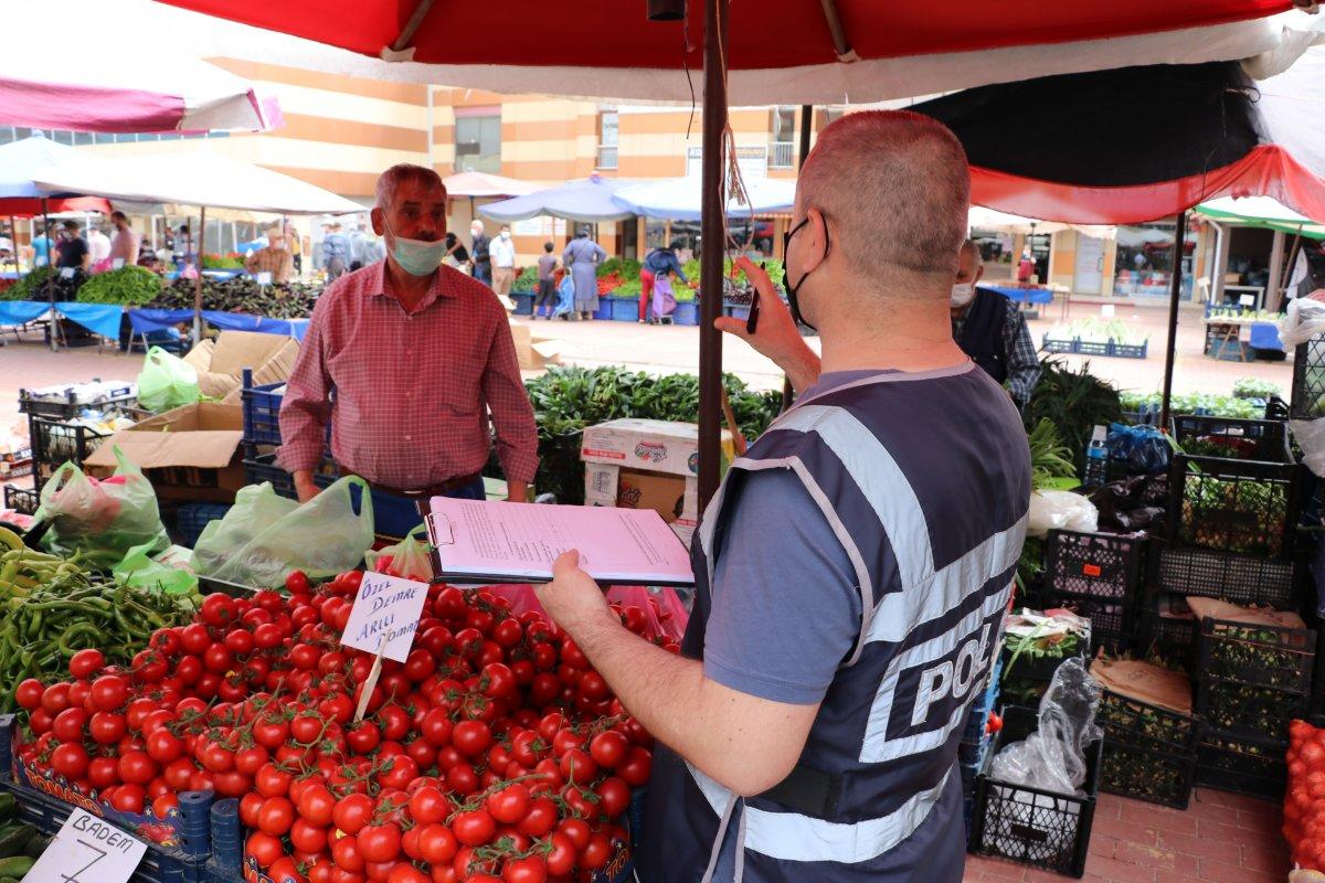 Keşan’da diliyle parmaklarını ıslatarak poşetleri açan pazarcıya ceza
